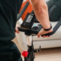 FitNord Racer 500i Spinningpyörä mittarilla (VUODEN LISÄTAKUU KAUPAN PÄÄLLE)
