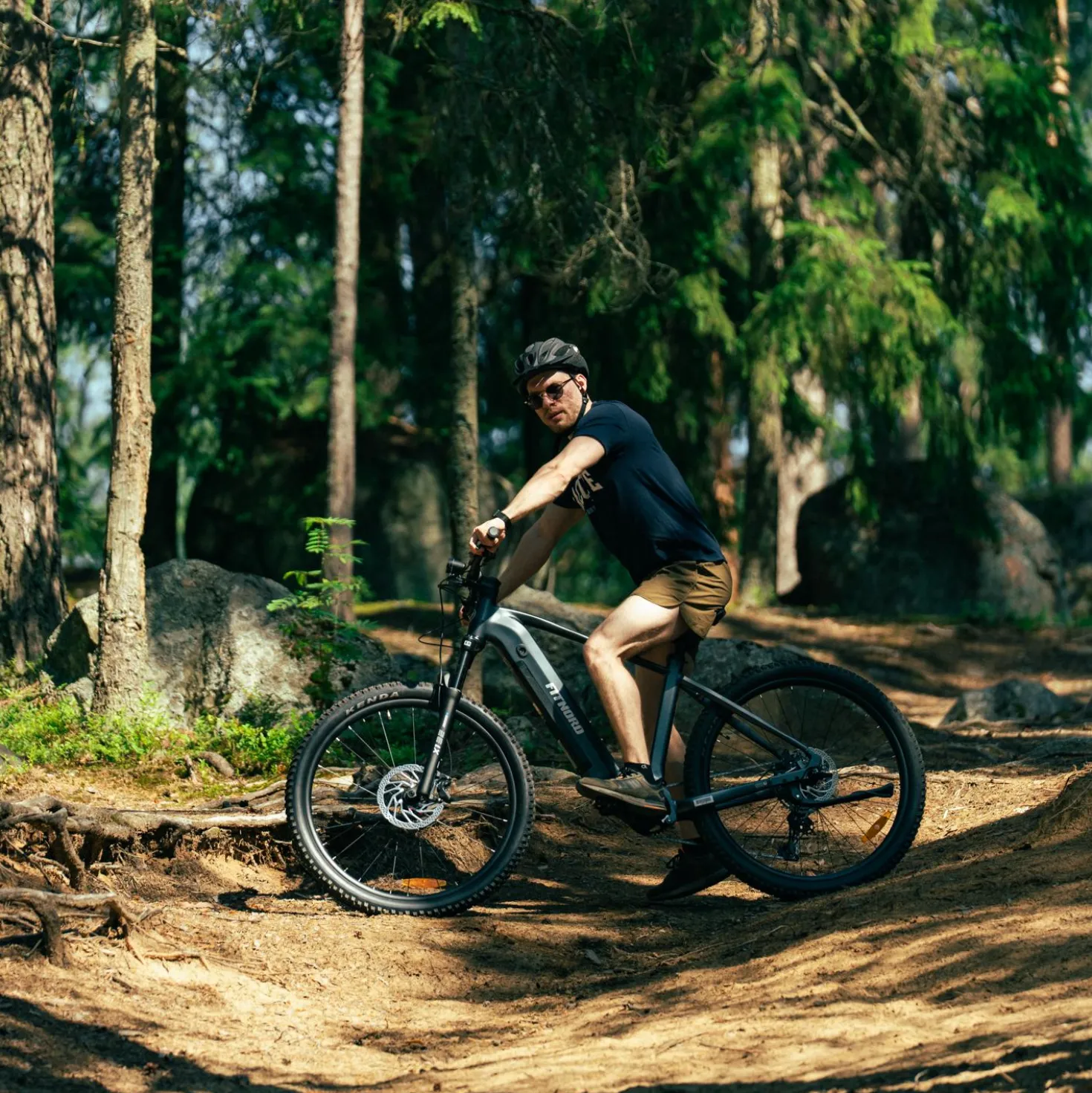 FitNord Ranger 800 Sähkömaastopyörä, musta