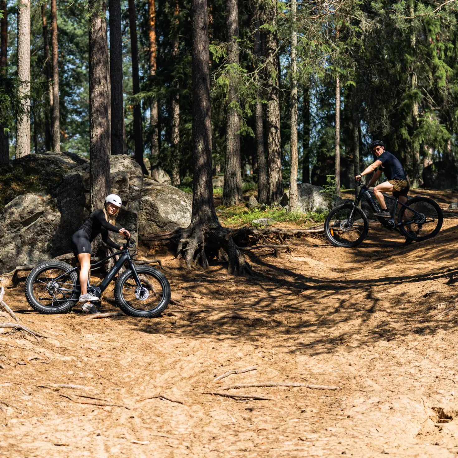 FitNord Ranger 800 Sähkömaastopyörä, musta