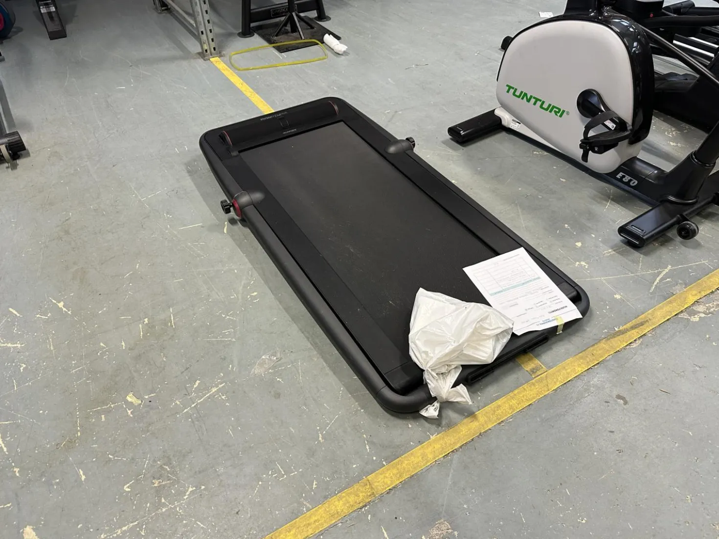 **OUTLET** Flow Fitness Runner DTM200i juoksumatto