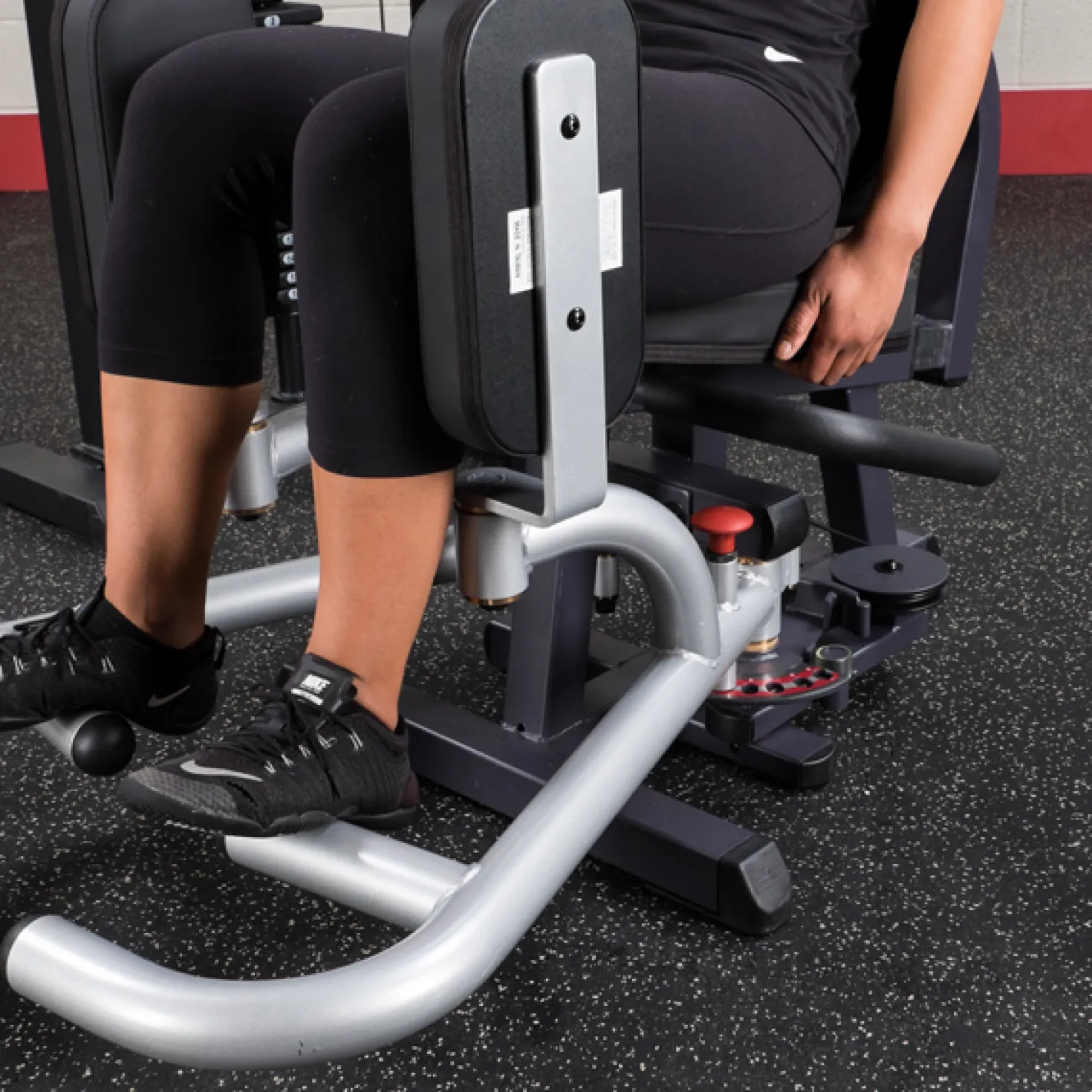Reiden lähennys- ja loitonnuslaite painopakalla Body-Solid Pro Select