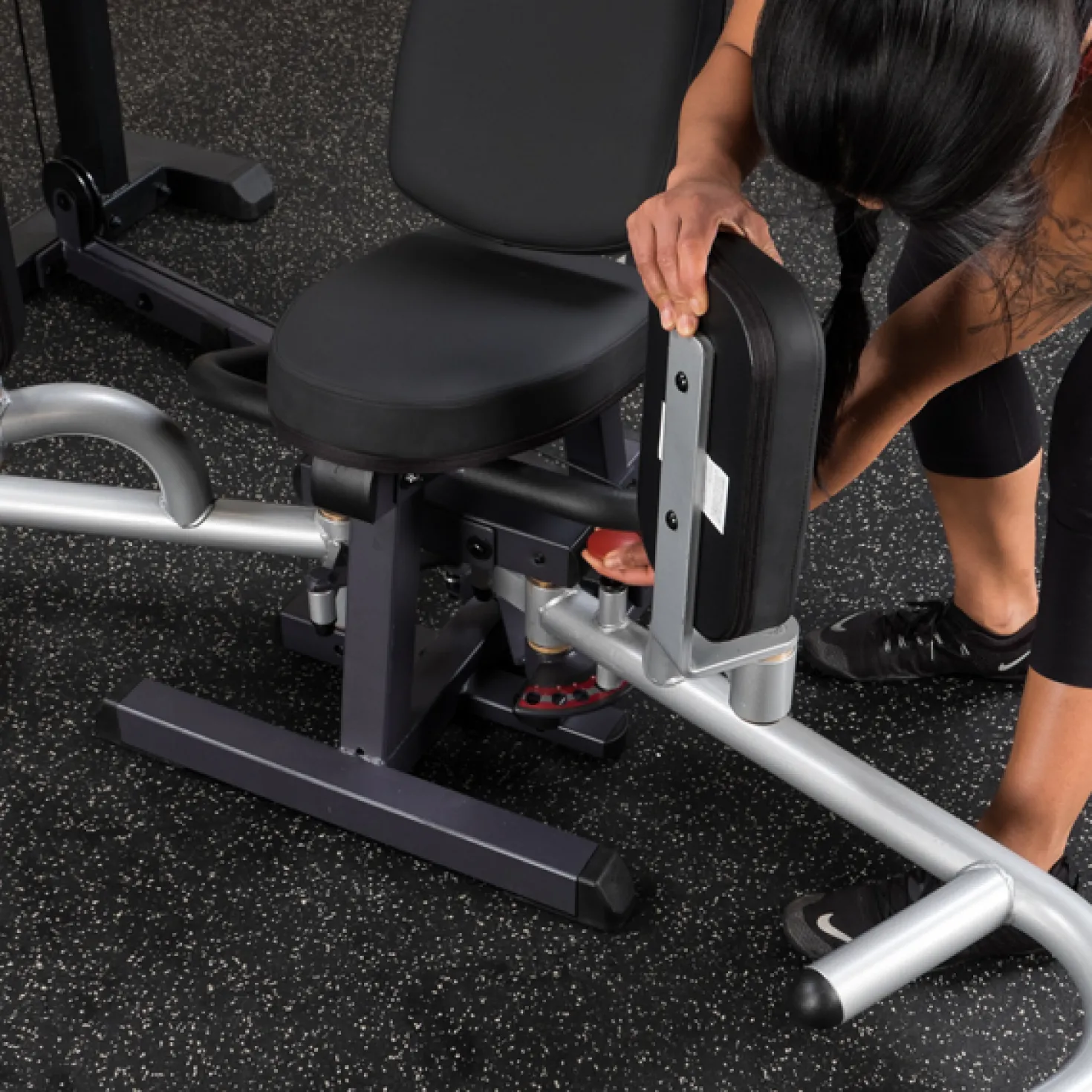Reiden lähennys- ja loitonnuslaite painopakalla Body-Solid Pro Select