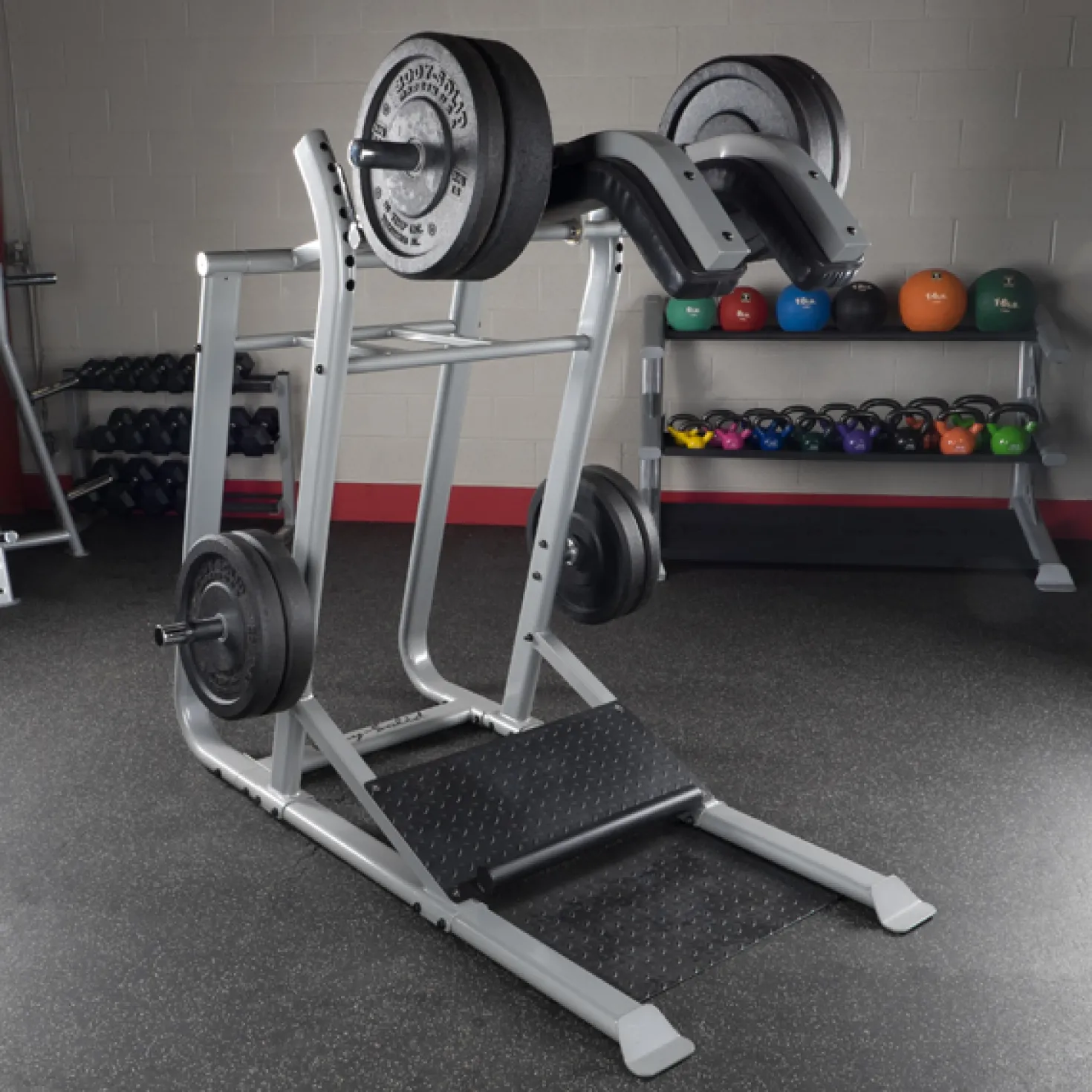 Vipuvarsi Hack-kyykky Body-Solid Pro Club Line